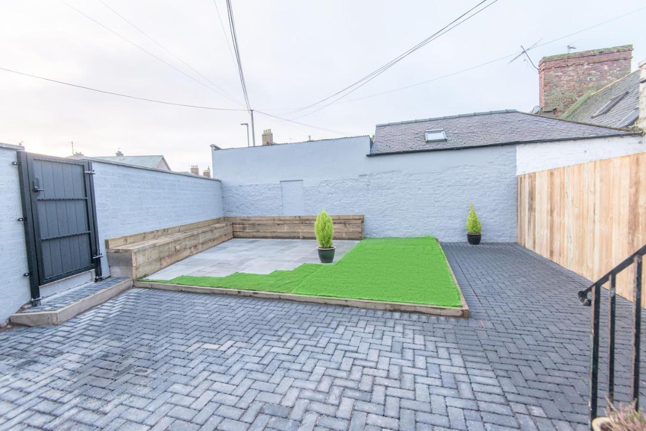 Bright, Fresh, Renovated 3 Bedroom Apartment In The Heart Of Montrose Region Region Angus Exterior foto