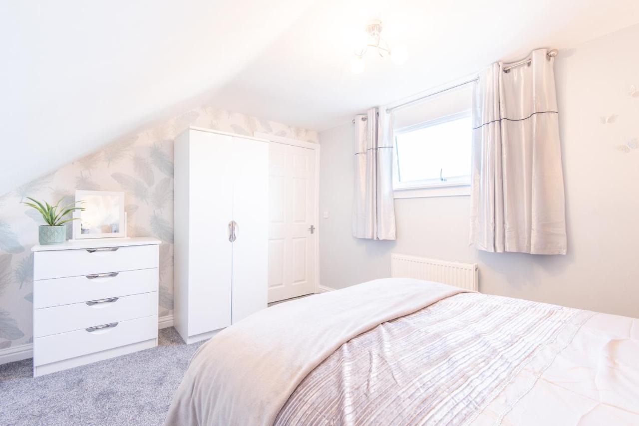 Bright, Fresh, Renovated 3 Bedroom Apartment In The Heart Of Montrose Region Region Angus Exterior foto